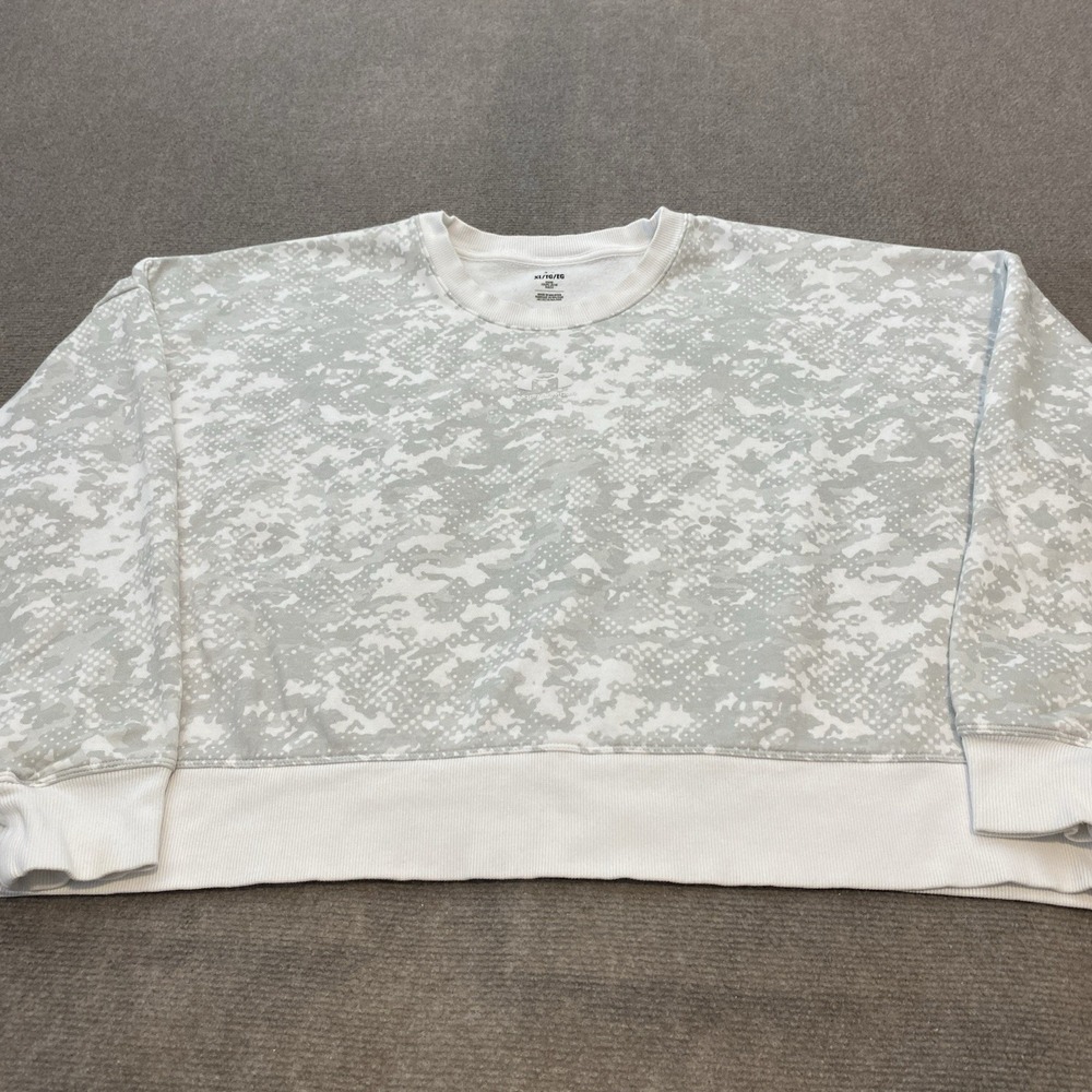 Under Armour Cropped Sweatshirt Womens XL  Gray White Camo Crew Neck Long Sleeve